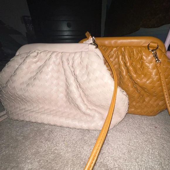 URBAN EXPRESSIONS LEONA SLOUCHY WOVEN POUCHCROSSBODY TAN - Picture 4 of 8